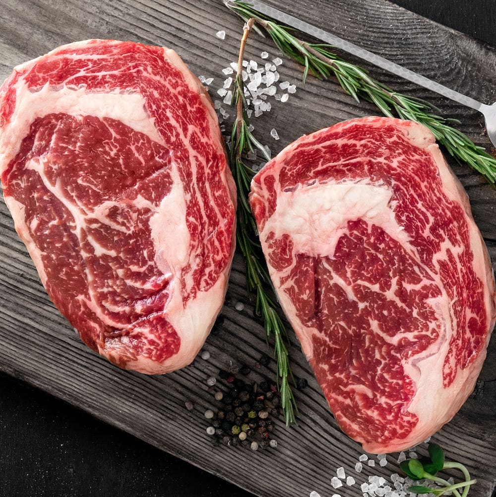 Of all the beef produced in the U.S., only 2% is certified prime grade by the USDA. Our USDA prime beef comes from the very finest corn-fed cattle the Midwest has to offer.